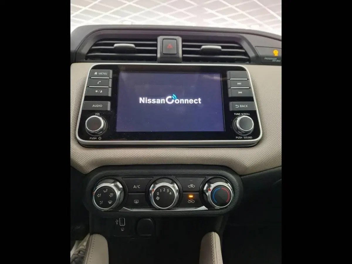 Nissan Micra usata a Torino (9)