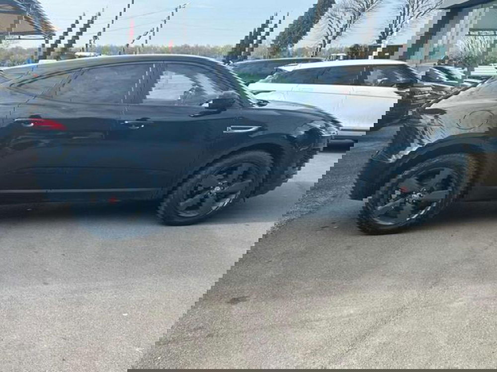 Jaguar E-Pace usata a Lucca (13)