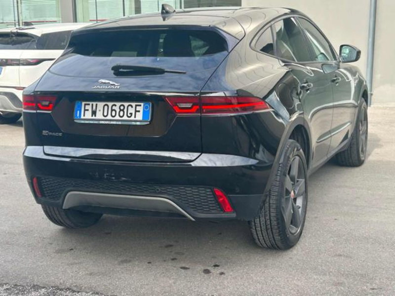 Jaguar E-Pace usata a Lucca (7)