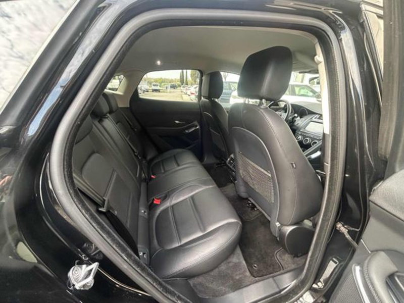 Jaguar E-Pace usata a Lucca (8)
