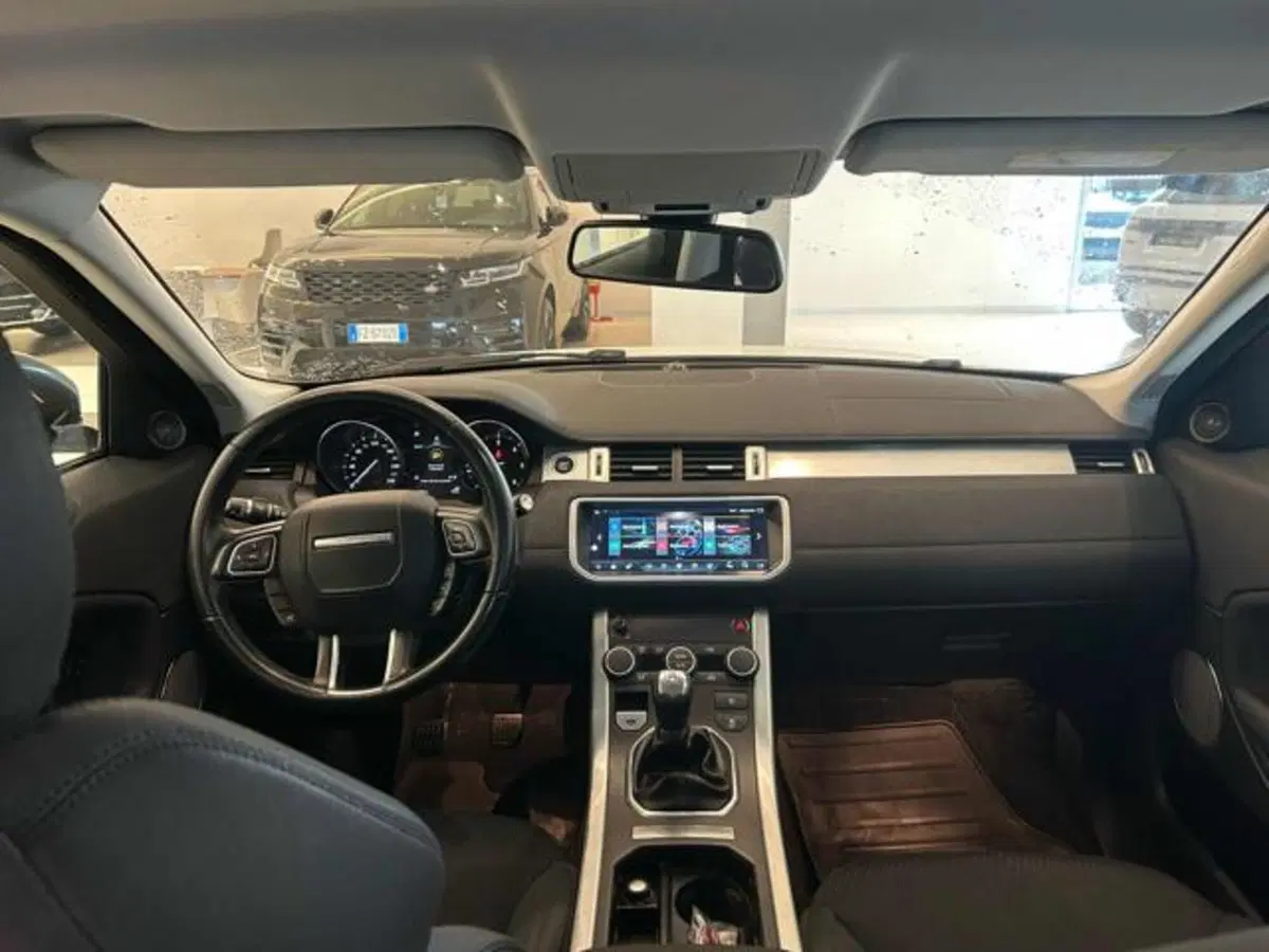 Land Rover Range Rover Evoque usata a Lucca (11)