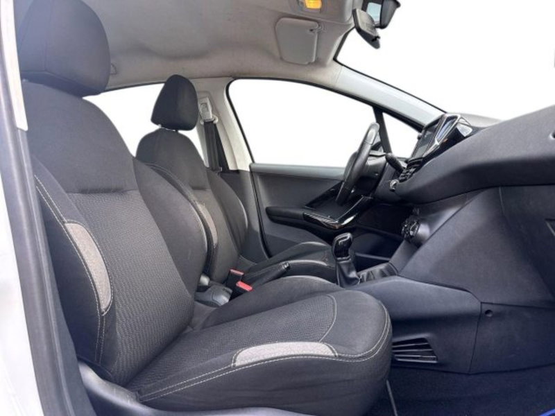 Peugeot 208 usata a Catania (10)