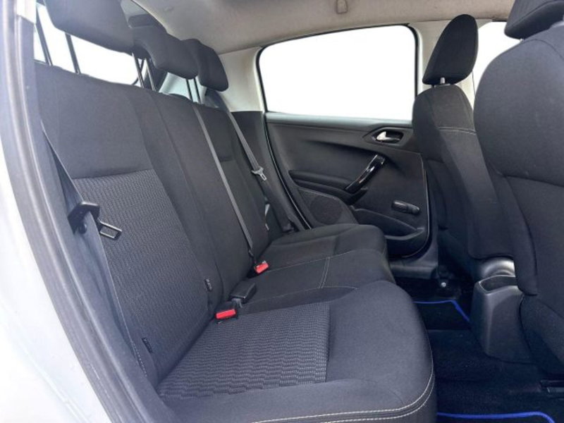 Peugeot 208 usata a Catania (11)