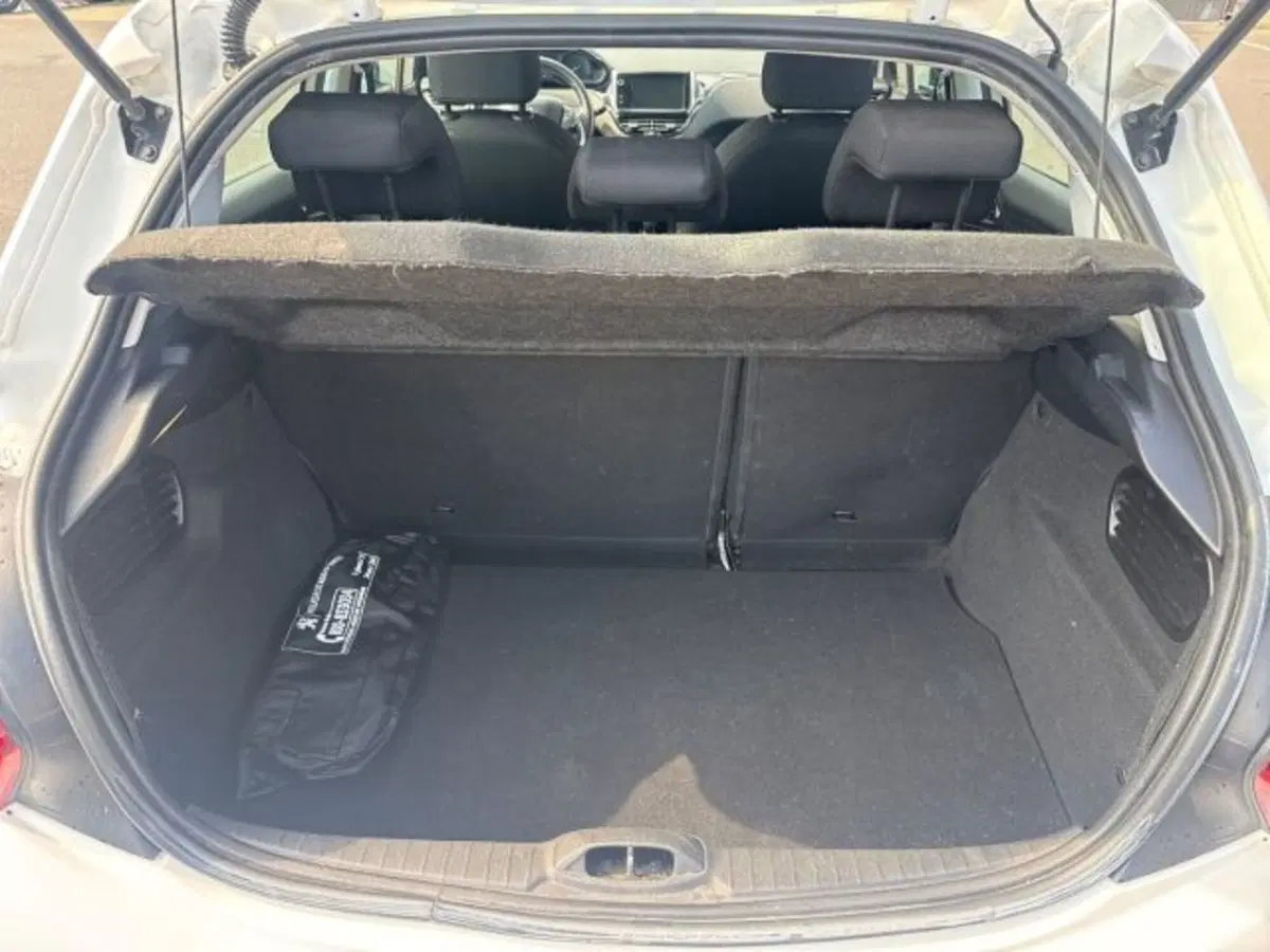 Peugeot 208 usata a Catania (12)