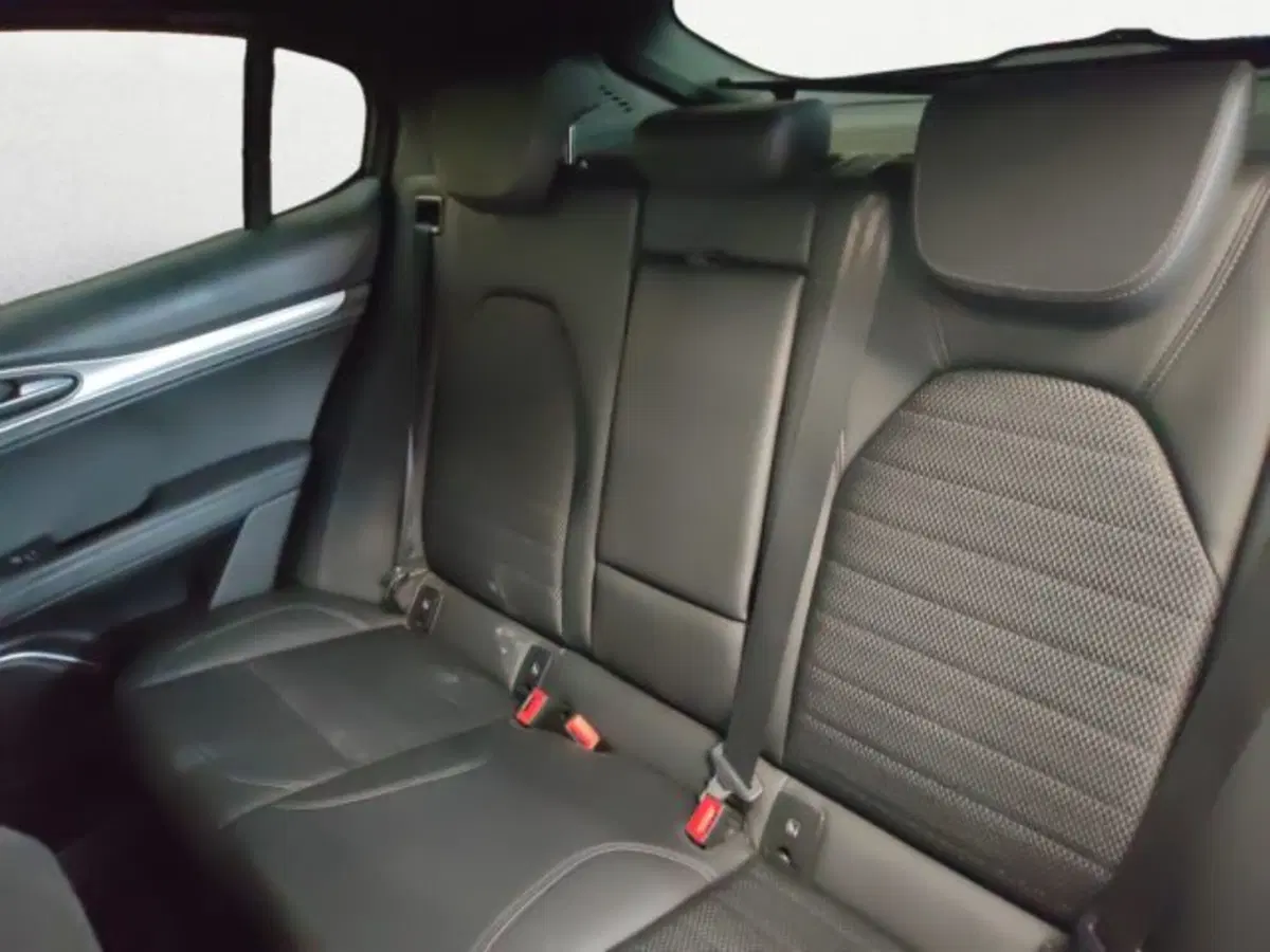 Alfa Romeo Stelvio usata a Treviso (12)