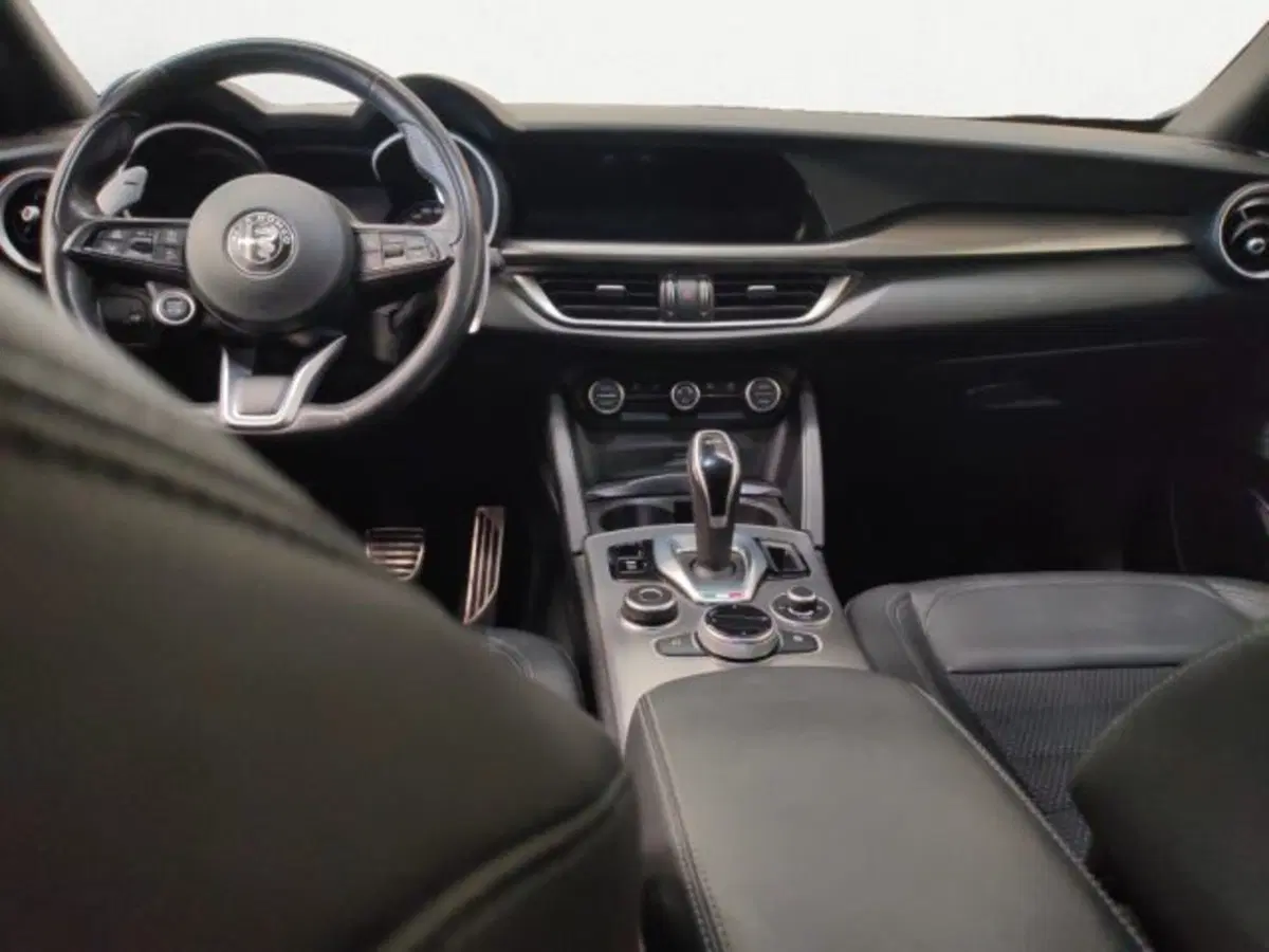Alfa Romeo Stelvio usata a Treviso (13)