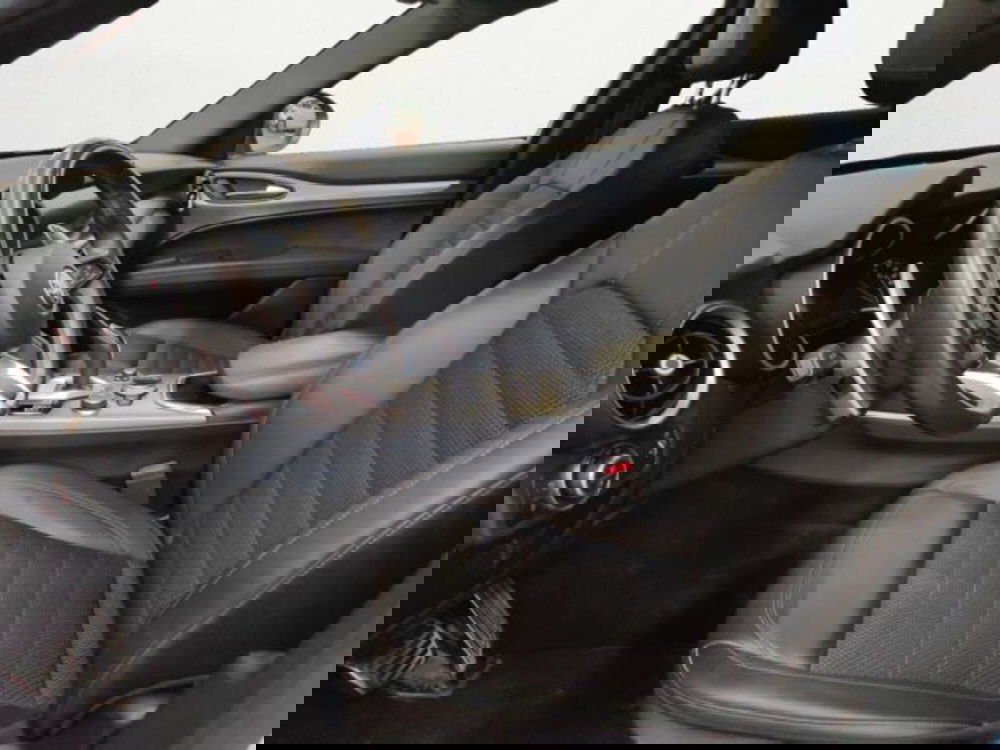 Alfa Romeo Stelvio usata a Treviso (9)