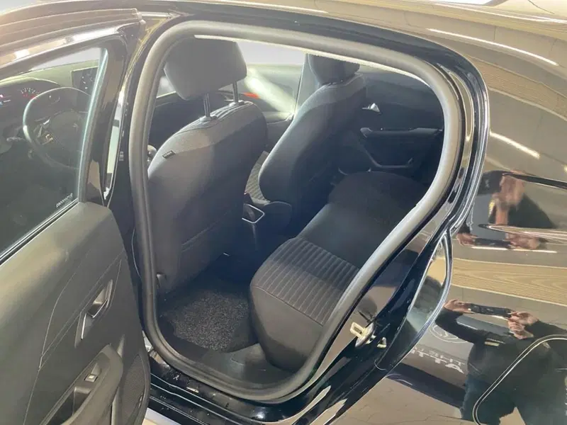 Peugeot 208 usata a Torino (8)