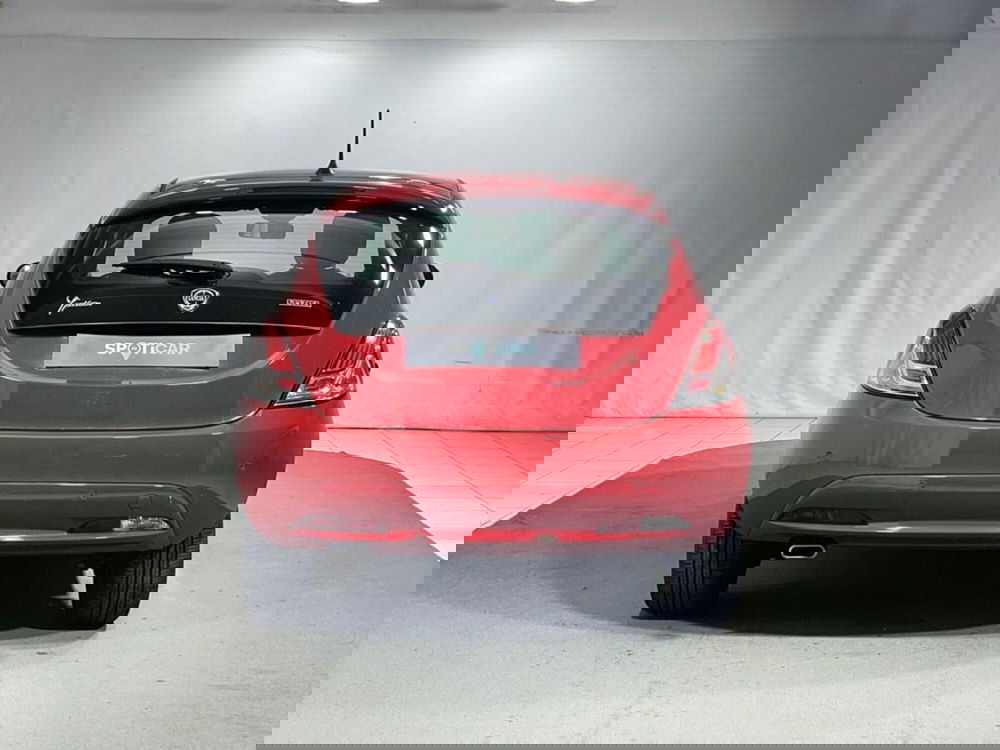 Lancia Ypsilon usata a Sondrio (4)