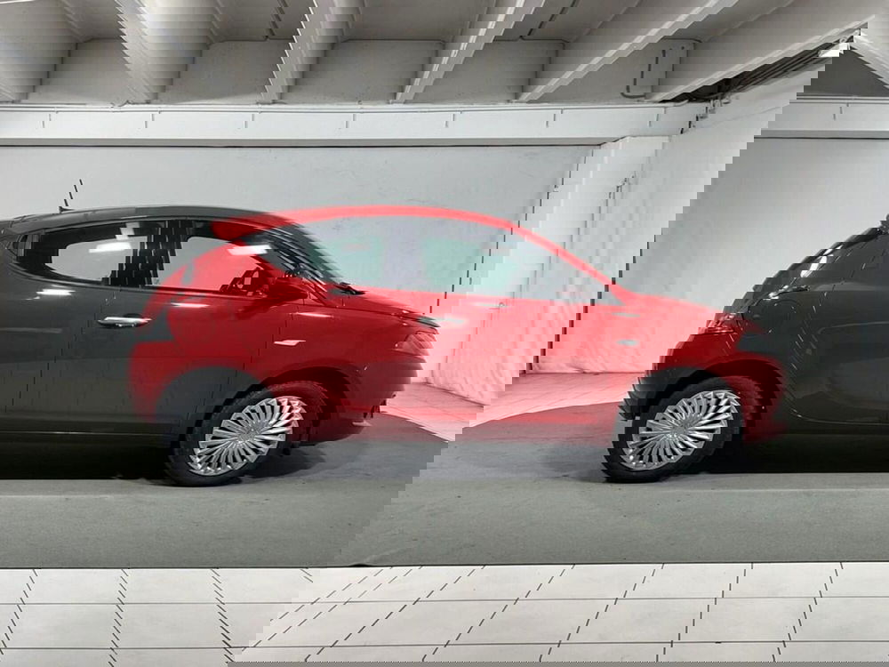 Lancia Ypsilon usata a Sondrio (6)