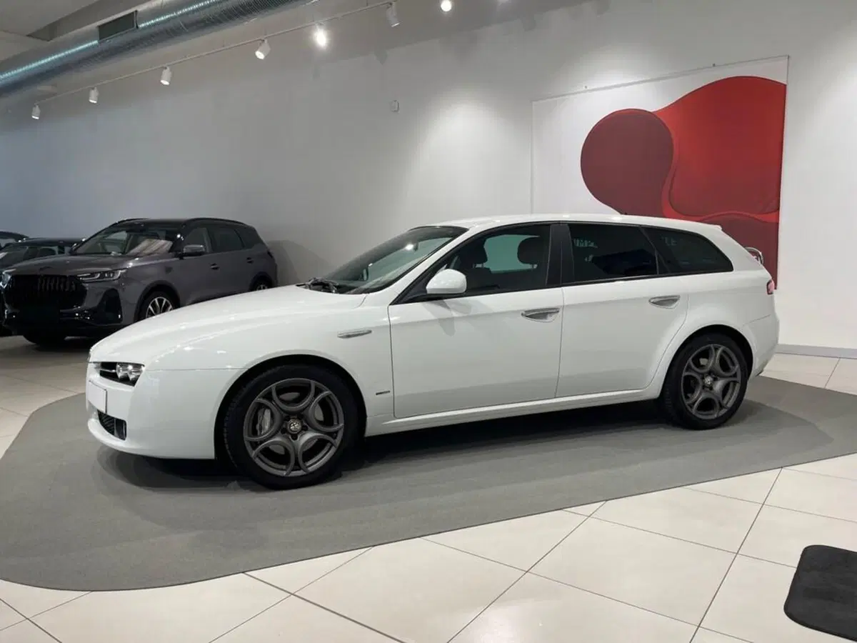 Alfa Romeo 159 SportWagon usata a Sondrio (2)