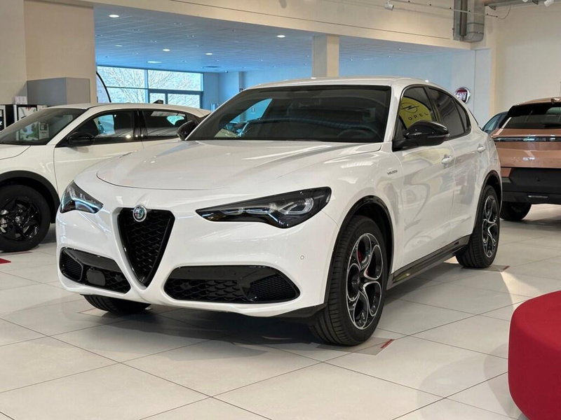 Alfa Romeo Stelvio nuova a Sondrio