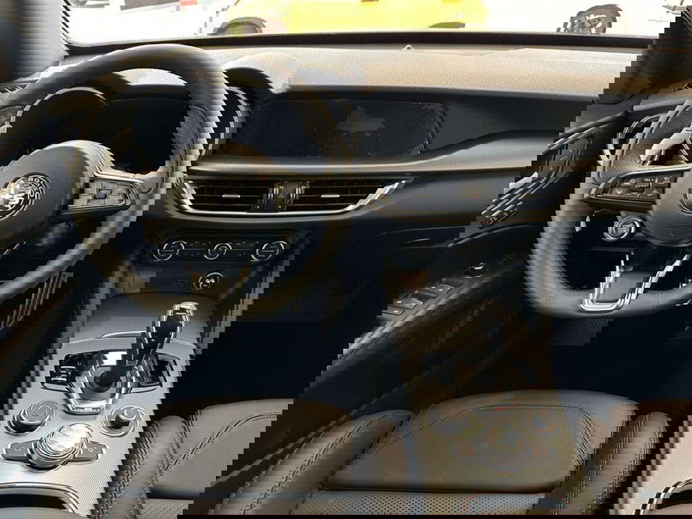 Alfa Romeo Stelvio nuova a Sondrio (13)