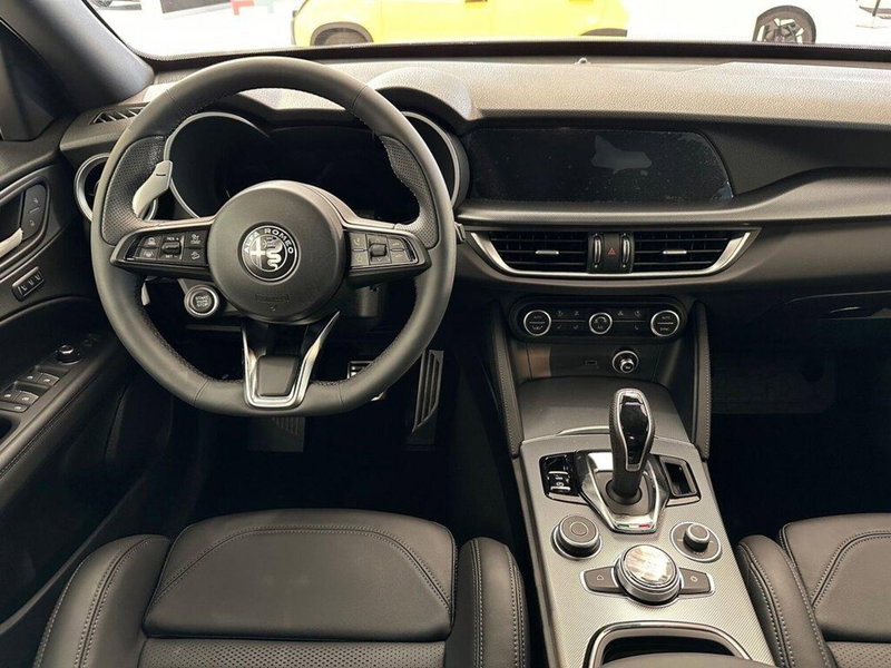 Alfa Romeo Stelvio nuova a Sondrio (13)