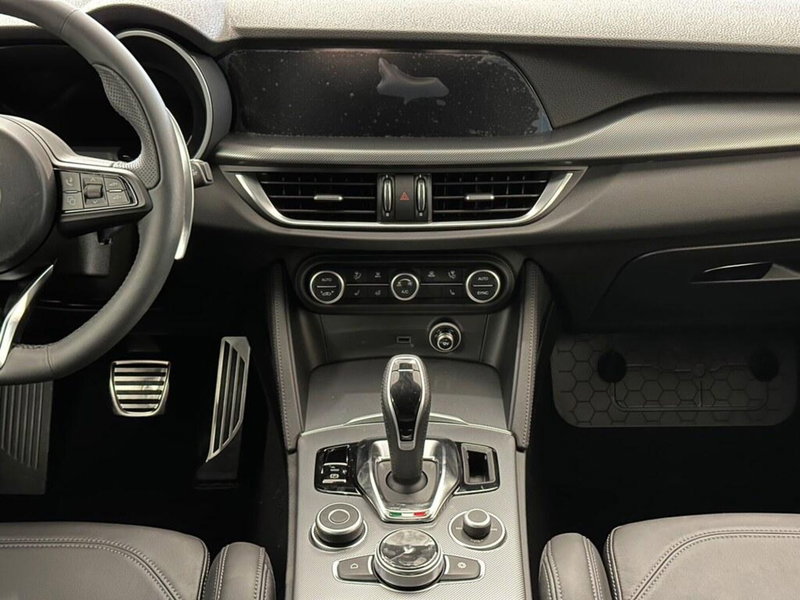 Alfa Romeo Stelvio nuova a Sondrio (15)