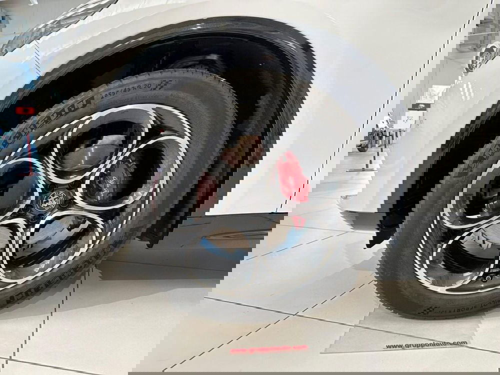 Alfa Romeo Stelvio nuova a Sondrio (9)