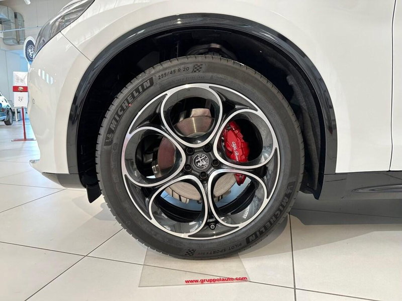 Alfa Romeo Stelvio nuova a Sondrio (9)