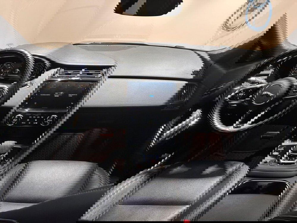 Jaguar E-Pace usata a Varese (4)