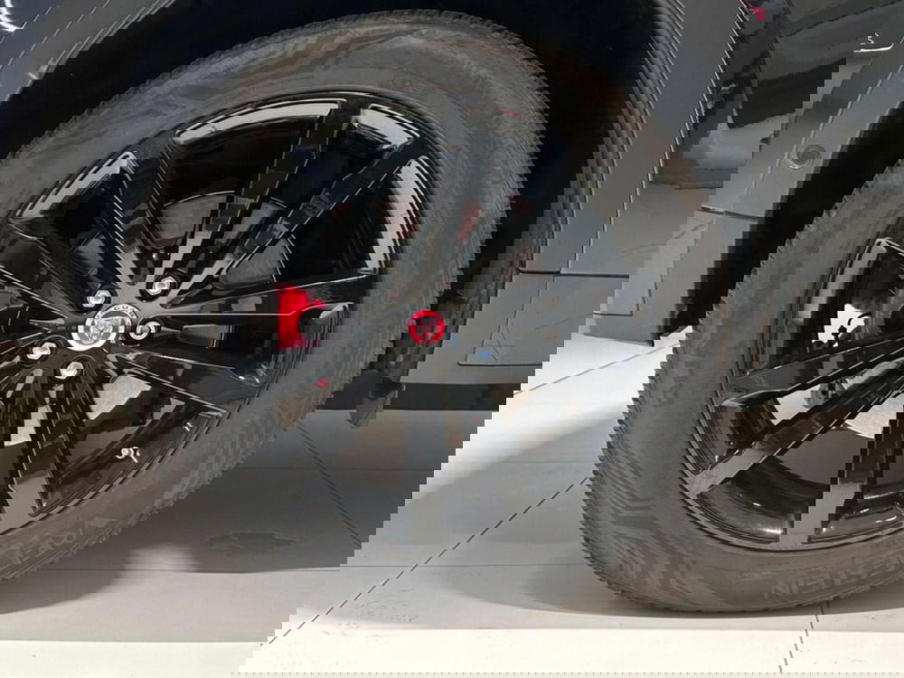 Jaguar E-Pace usata a Varese (9)