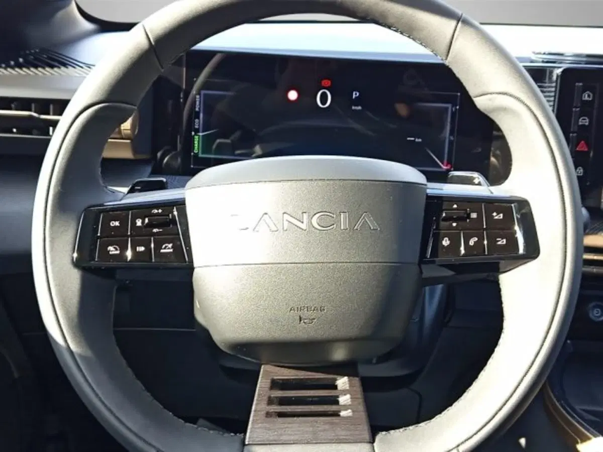 Lancia Ypsilon nuova a Frosinone (12)