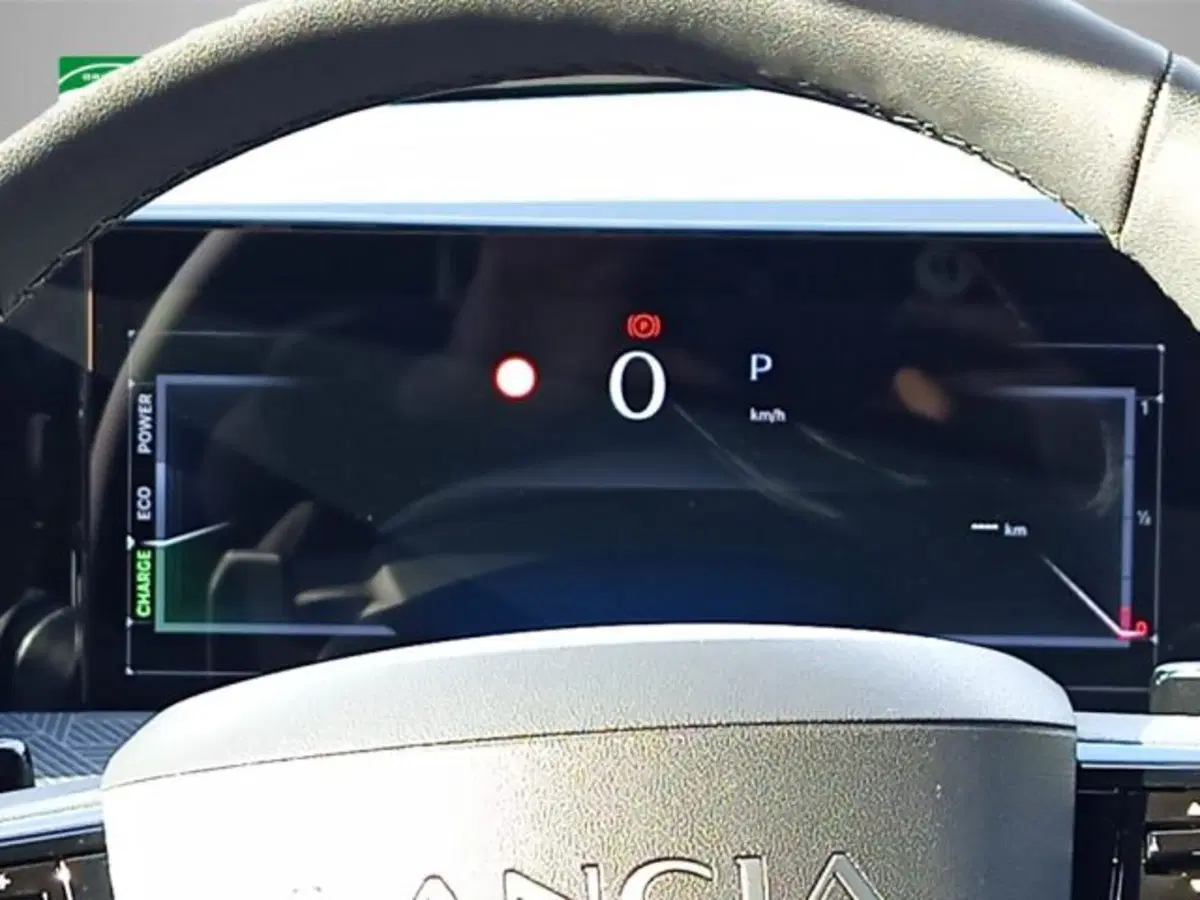 Lancia Ypsilon nuova a Frosinone (13)