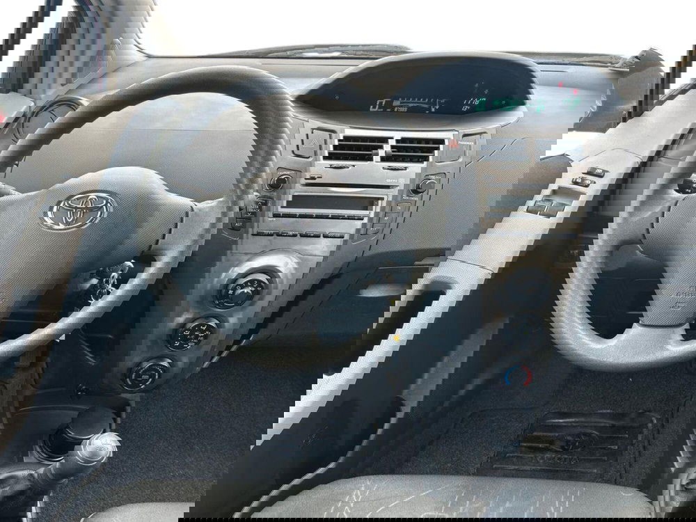 Toyota Yaris usata a Piacenza (9)