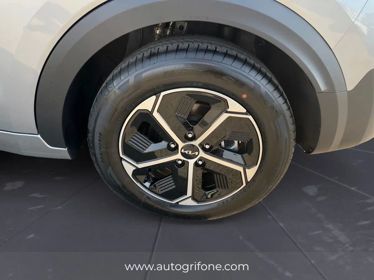 Kia Niro nuova a Modena (14)