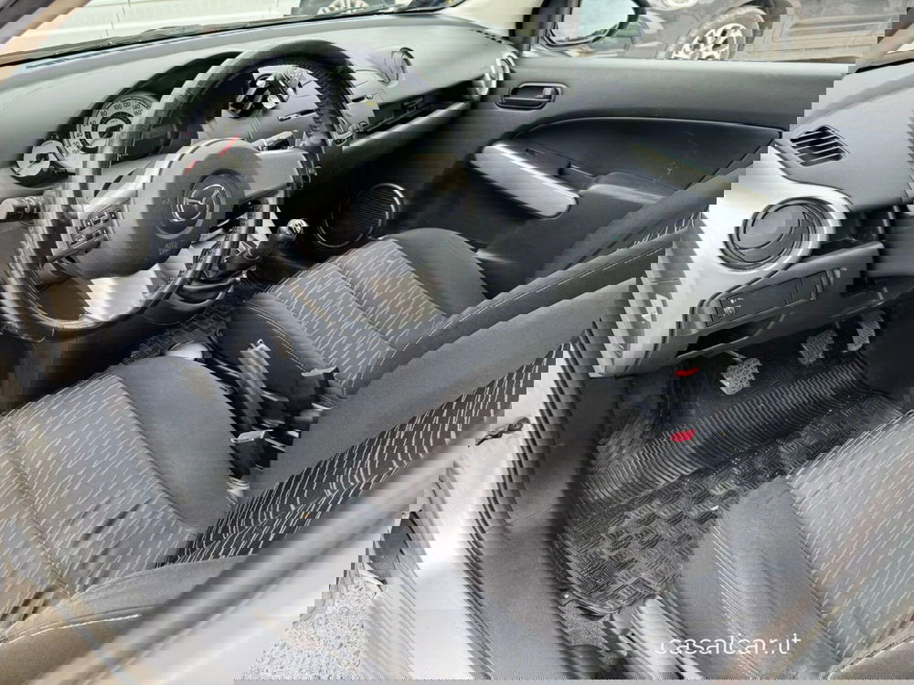 Mazda Mazda2 usata a Salerno (11)