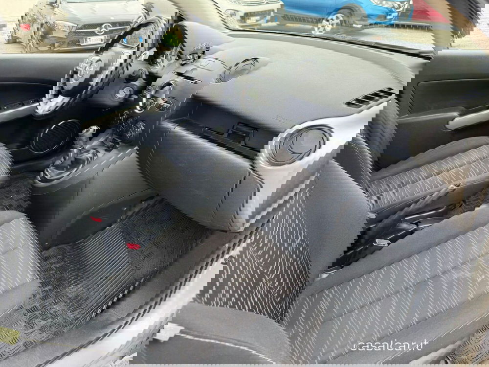 Mazda Mazda2 usata a Salerno (19)