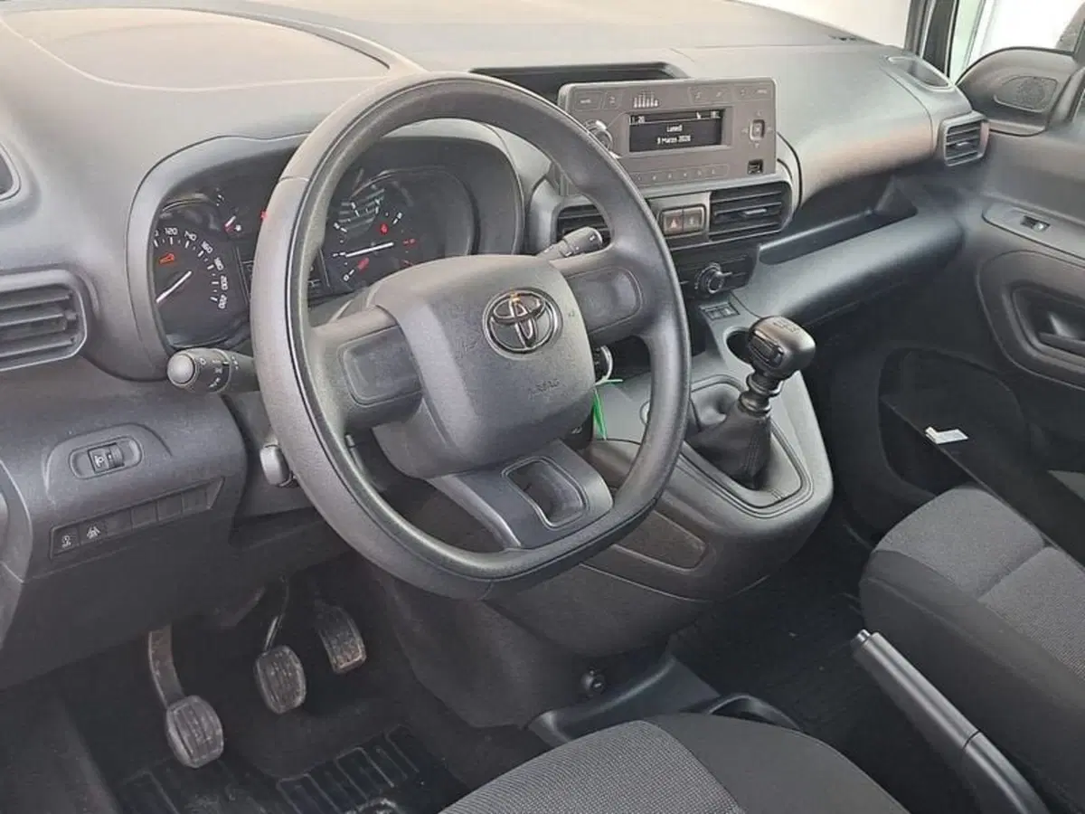 Toyota Proace City Furgone usata a Cagliari (12)