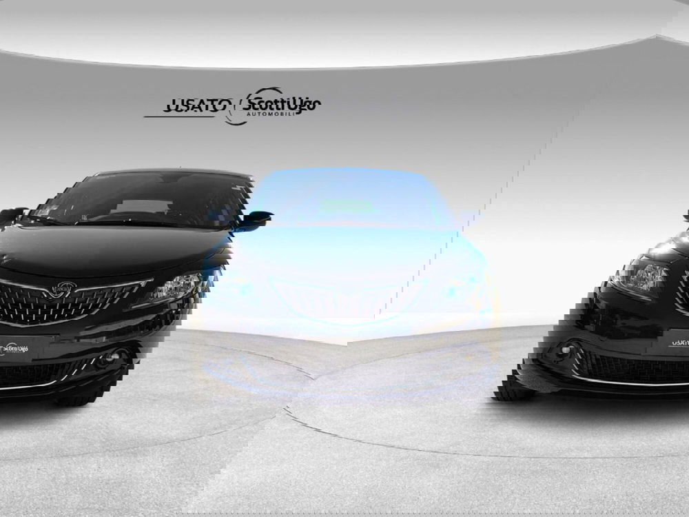 Lancia Ypsilon usata a Siena (2)