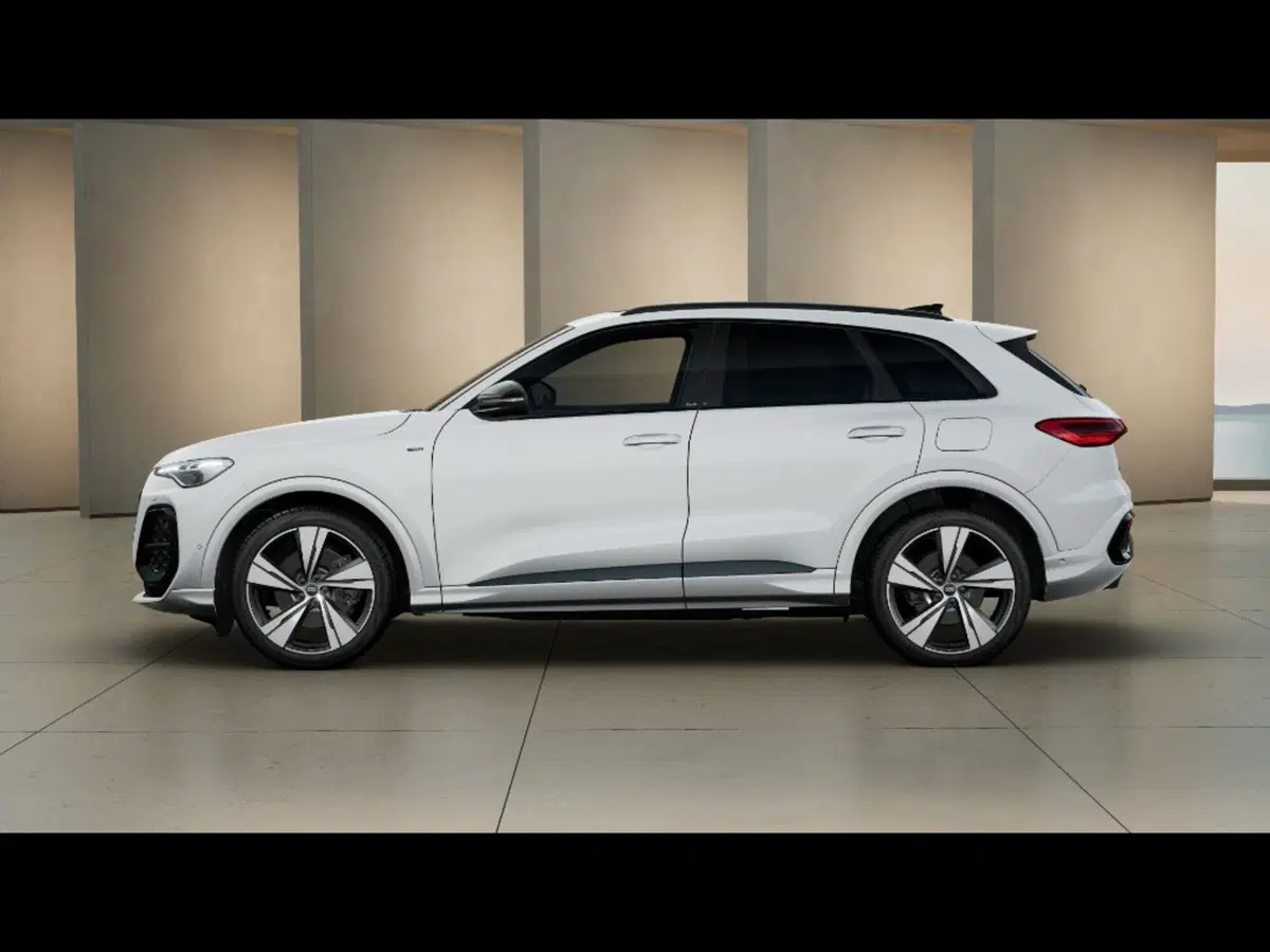 Audi Q5 Sportback nuova a Firenze (2)