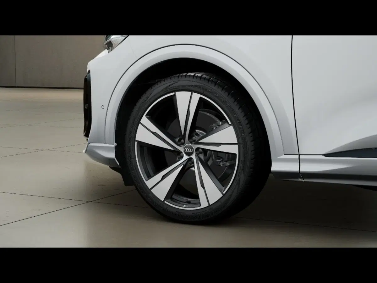 Audi Q5 Sportback nuova a Firenze (6)