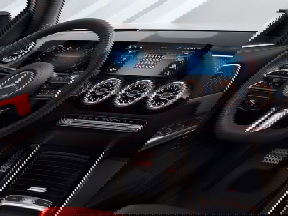 Mercedes-Benz GLA SUV nuova a Firenze (2)