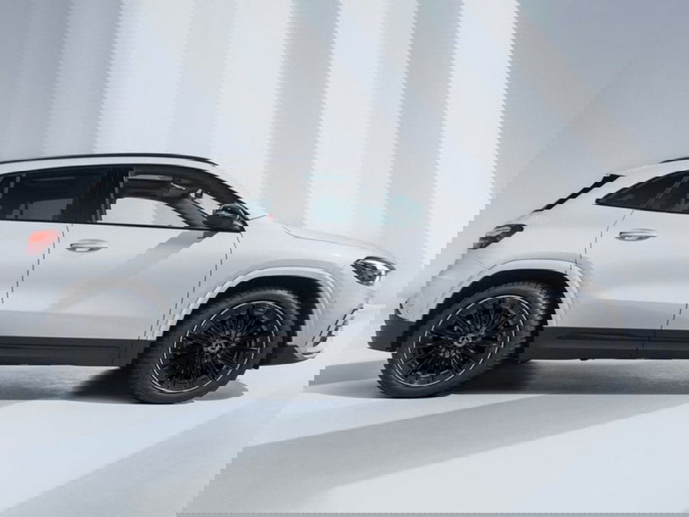 Mercedes-Benz GLA SUV nuova a Firenze (3)