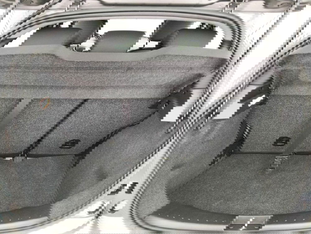 Lancia Ypsilon usata a Como (14)