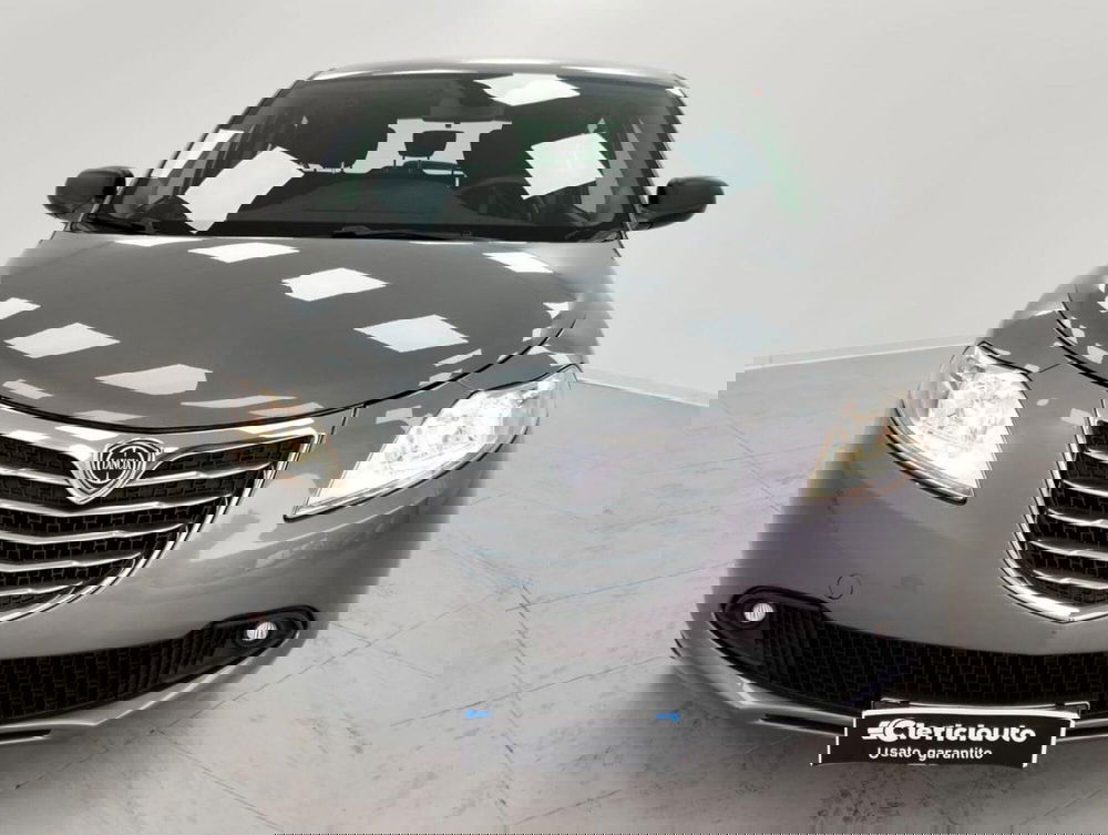 Lancia Ypsilon usata a Como (6)