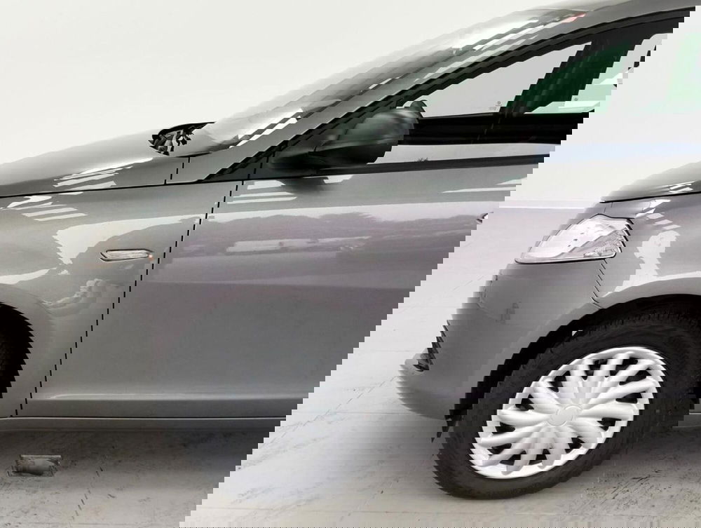 Lancia Ypsilon usata a Como (9)