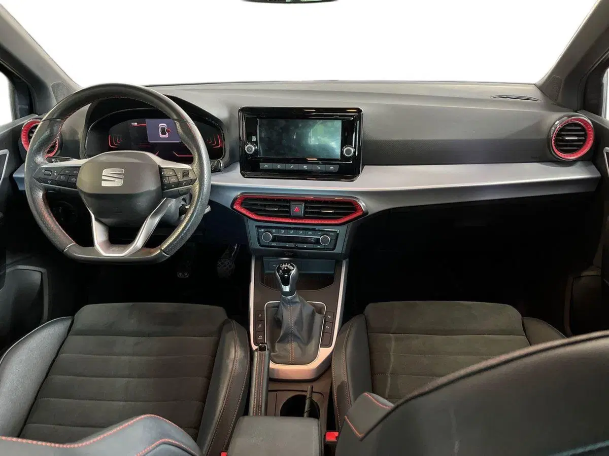 SEAT Arona usata a Bari (8)