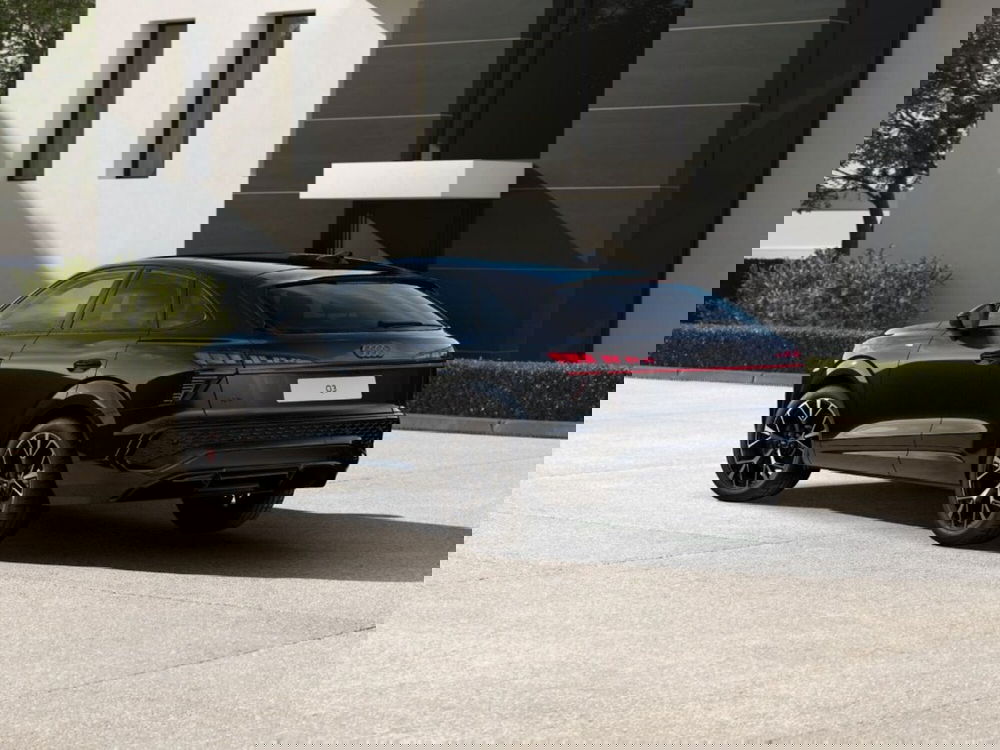 Audi Q3 Sportback nuova a Bari (2)