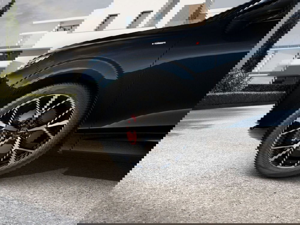 Audi Q3 Sportback nuova a Bari (4)