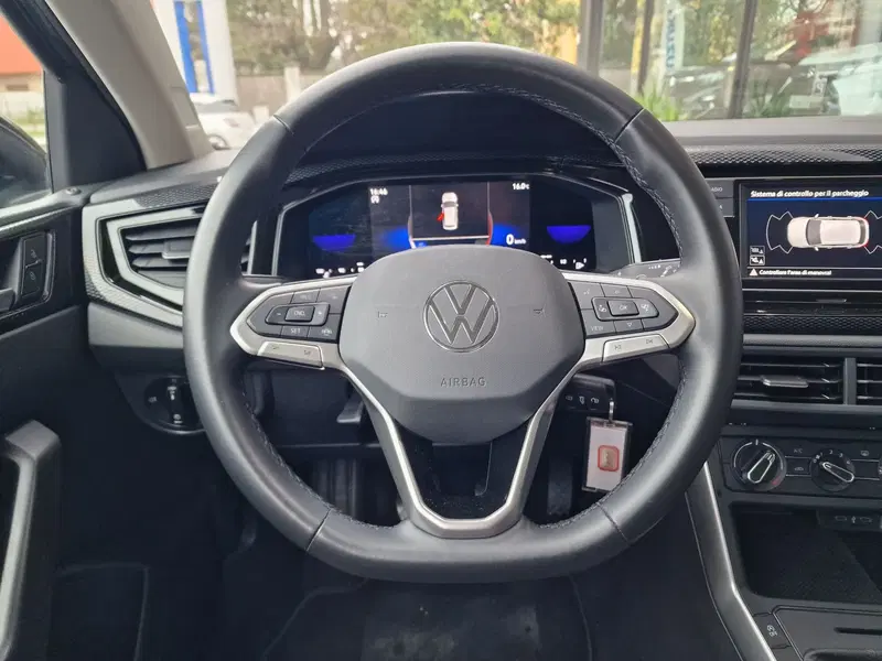 Volkswagen Taigo usata a Milano (10)