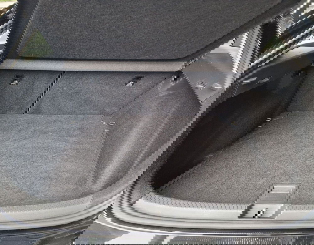 Volkswagen Taigo usata a Milano (12)