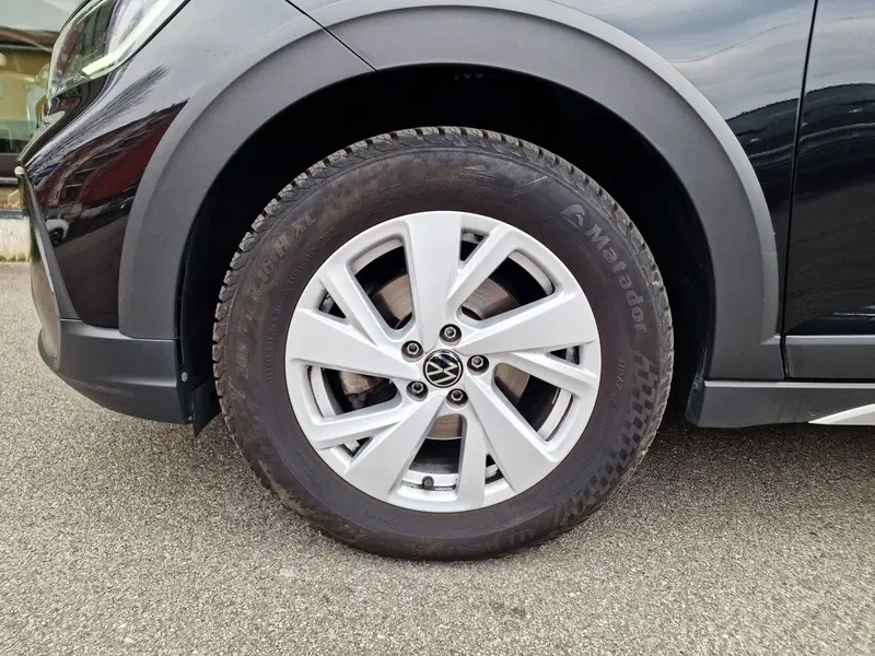 Volkswagen Taigo usata a Milano (13)