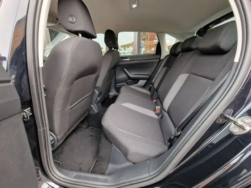 Volkswagen Taigo usata a Milano (7)