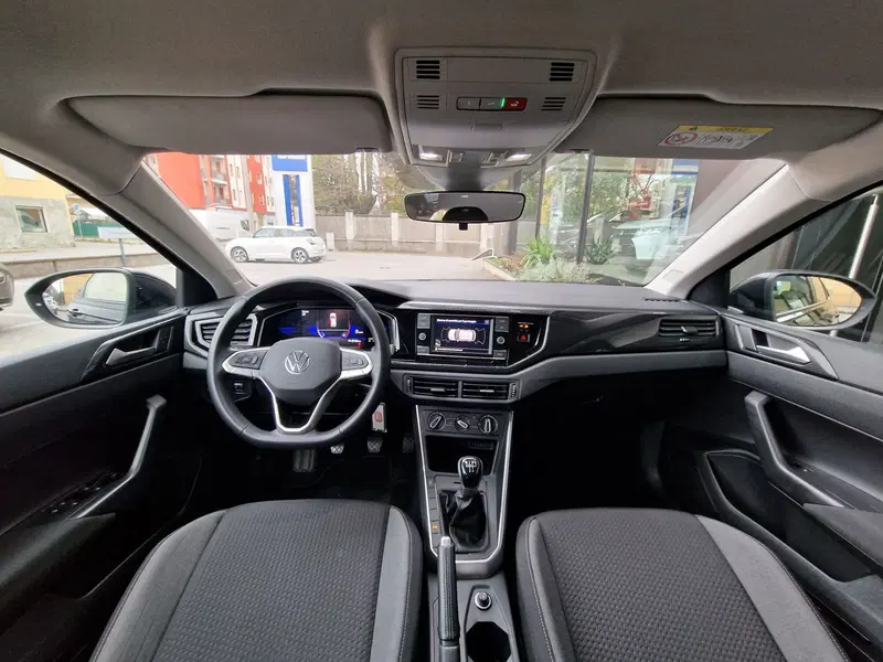 Volkswagen Taigo usata a Milano (8)