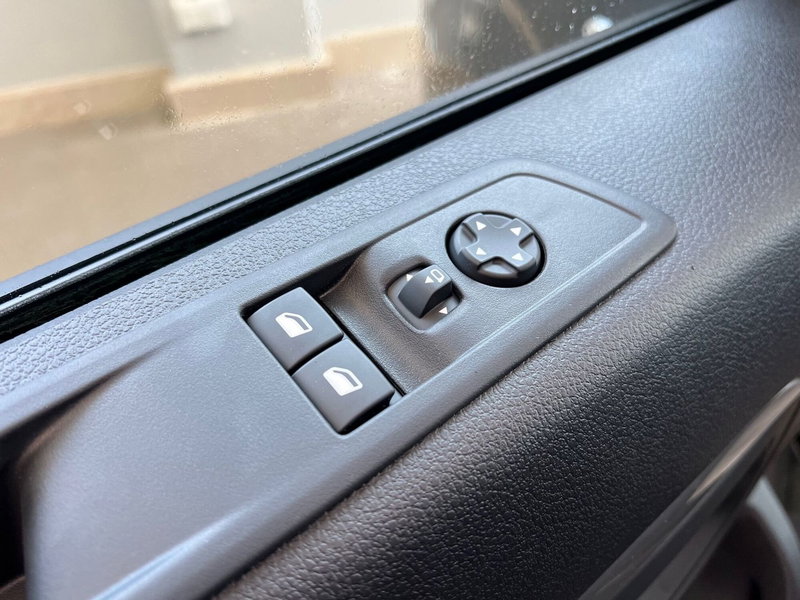 Peugeot Traveller nuova a Bari (11)