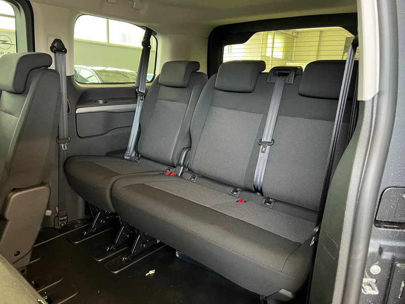 Peugeot Traveller nuova a Bari (16)