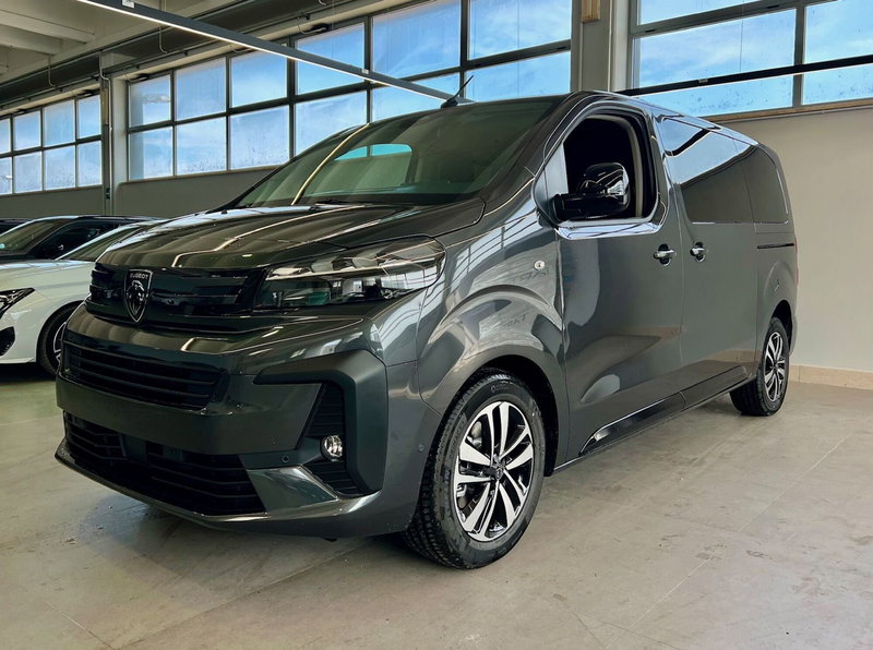 Peugeot Traveller nuova a Bari (3)