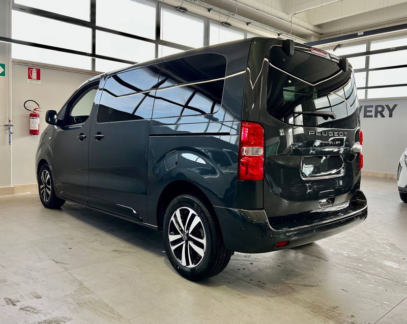 Peugeot Traveller nuova a Bari (5)